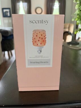 Scentsy Soaring Hearts Mini Warmer